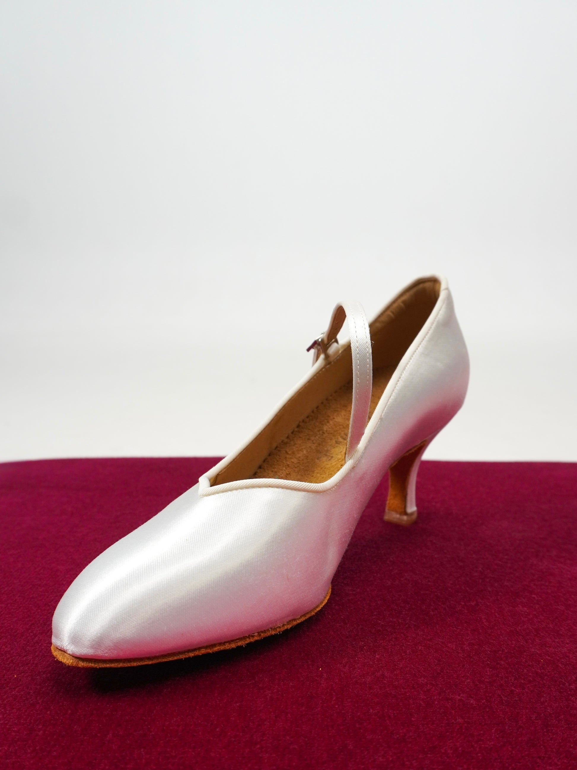 Model 138 in White Satin