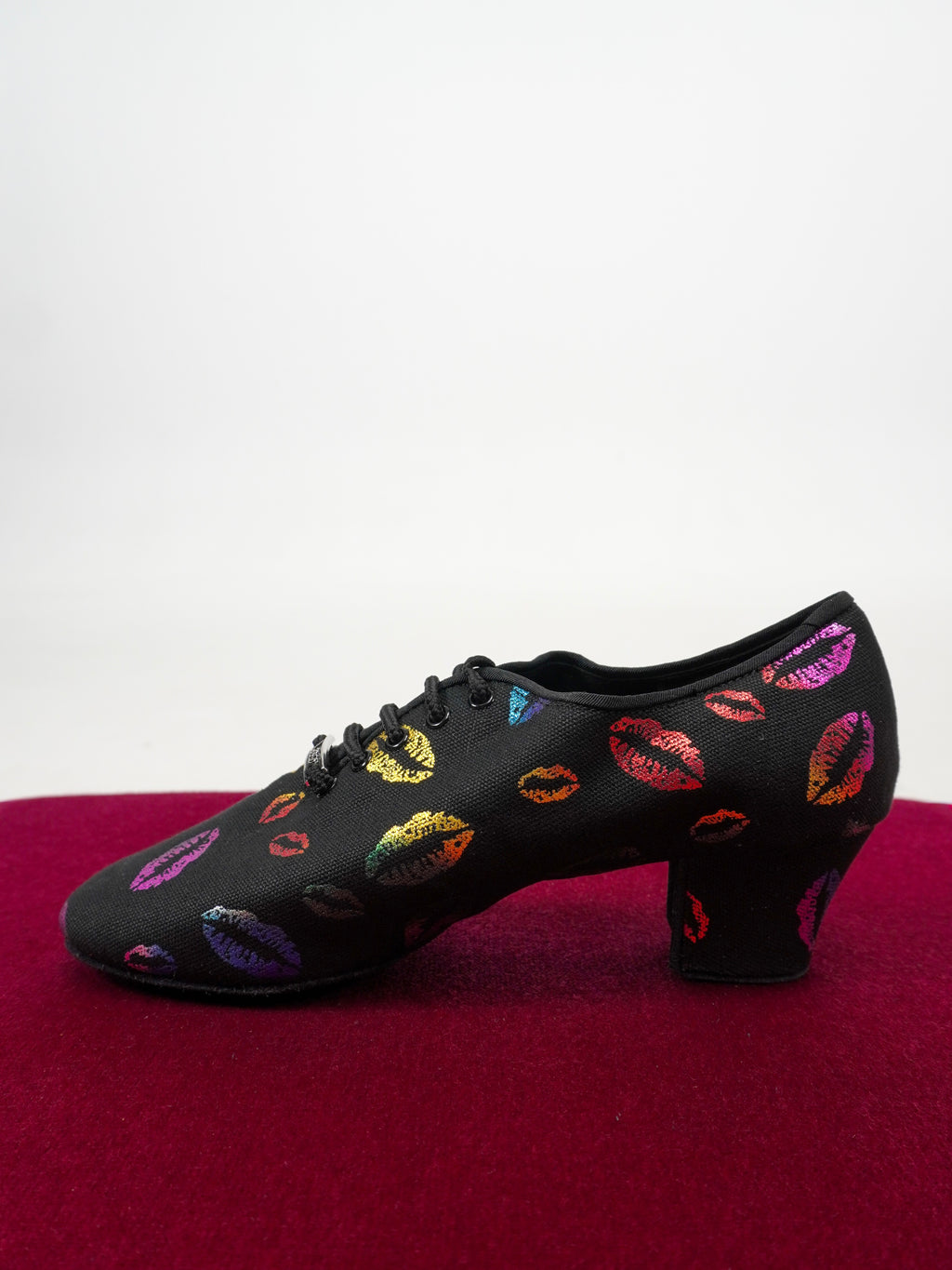 Model T1-B with Rainbow Kisses