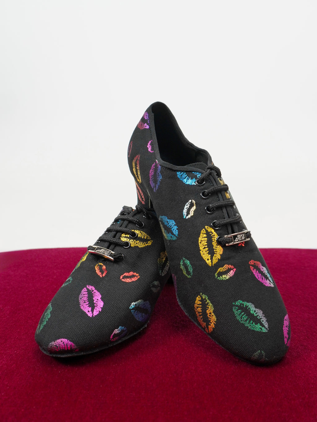 Model T1-B with Rainbow Kisses