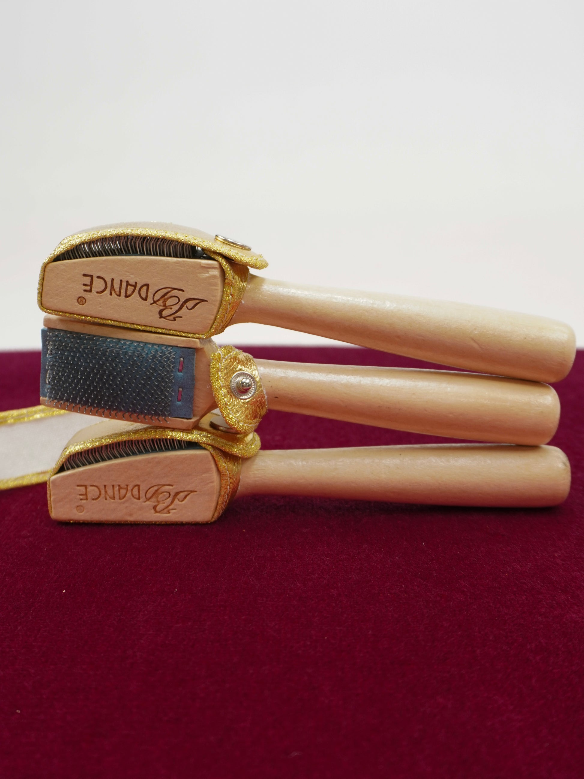 Shoe brush