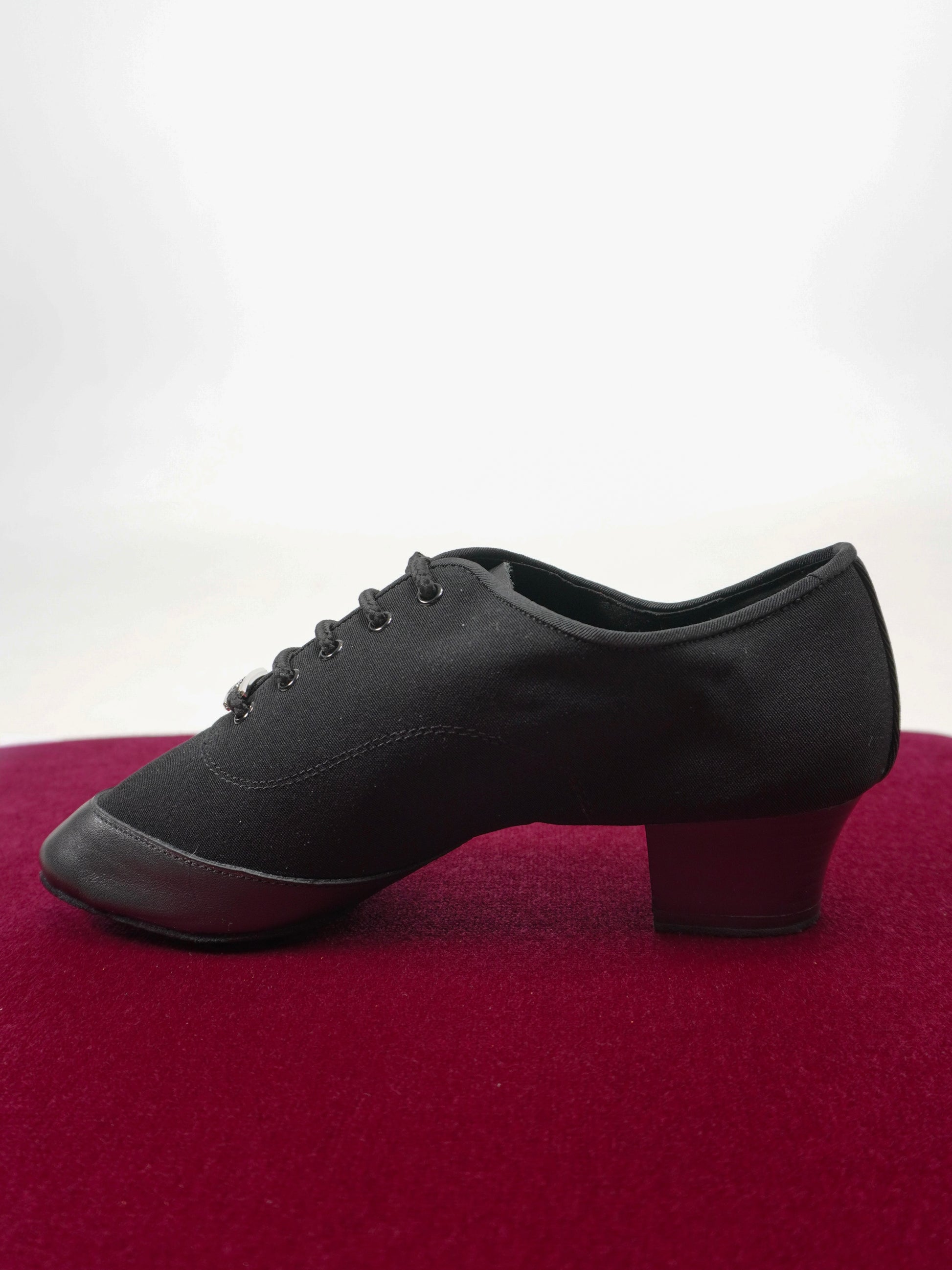 Model 457 in Canvas & Leather