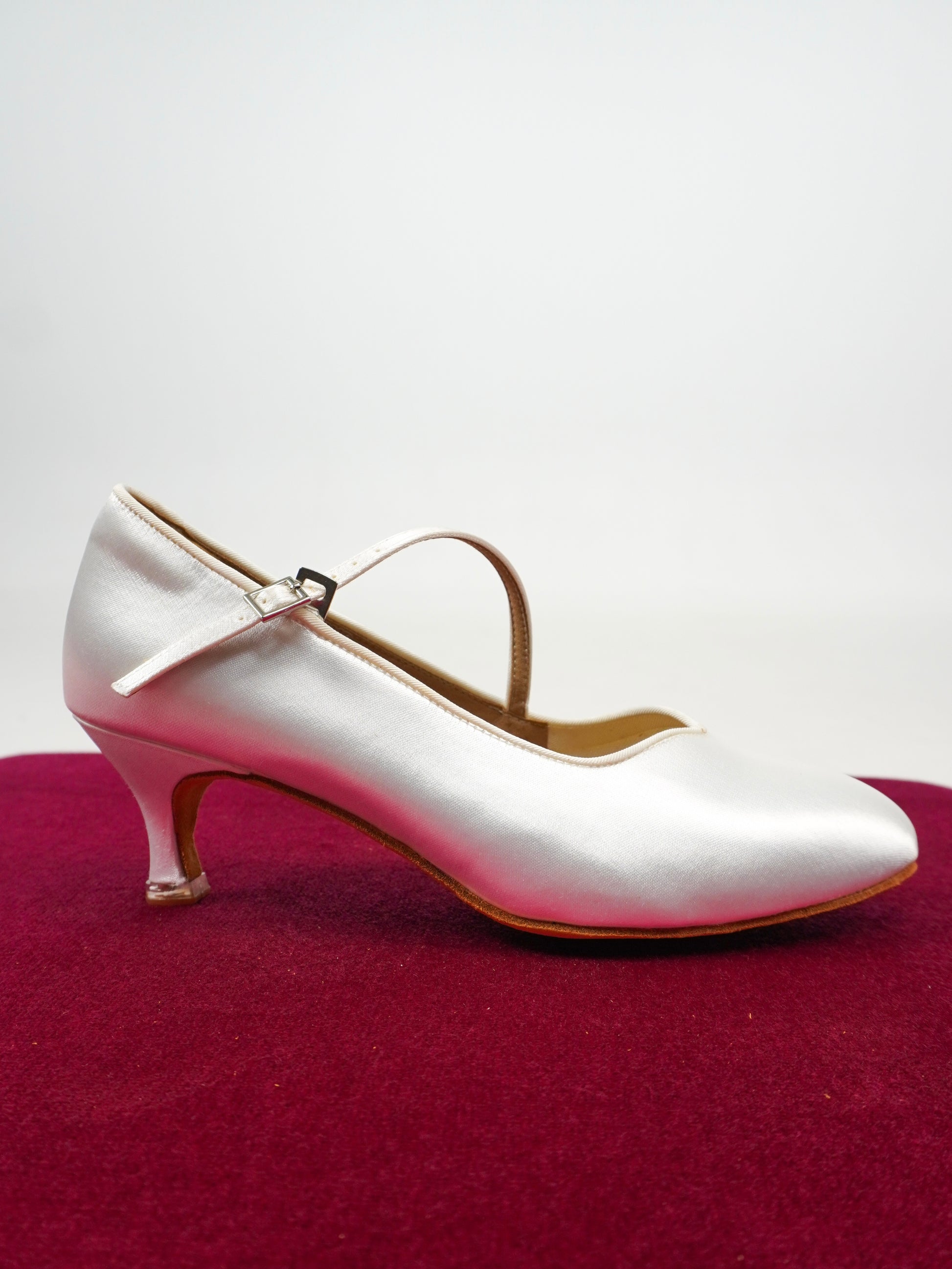 Model 138 in White Satin